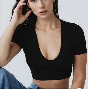 Klassy Network Short Sleeve V Neck Brami Crop